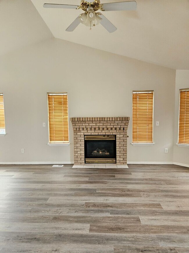 Building Photo - Cute Nampa home.