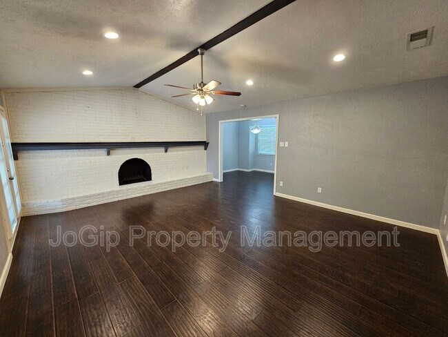 Building Photo - 216 Wesley Dr
