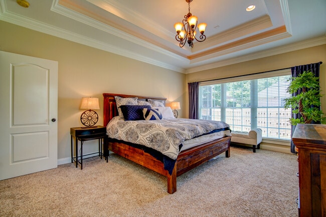 Building Photo - 5 BR, 3 BA Home Quiet Cul de Sac, Convenie...