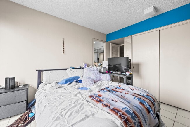 Building Photo - 240 Makee Rd