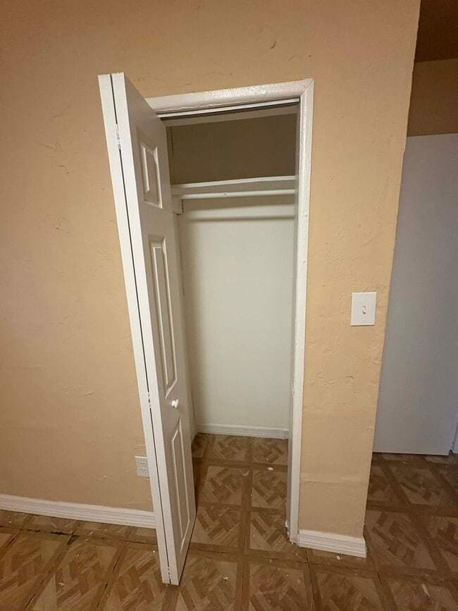 Building Photo - 221/223/225/227 Maria Street