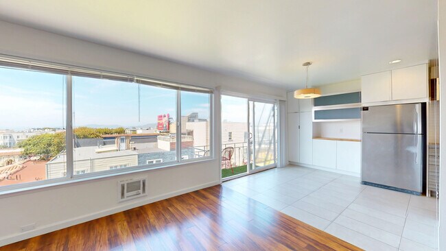 Building Photo - 2642 Greenwich St