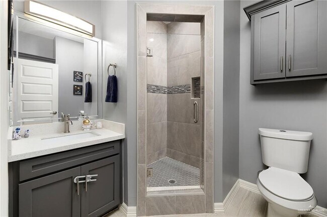 Building Photo - 21 Middle St