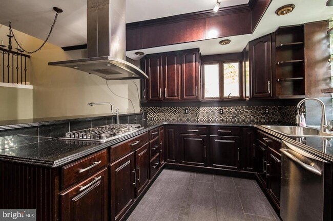 Building Photo - 822 N Ringgold St