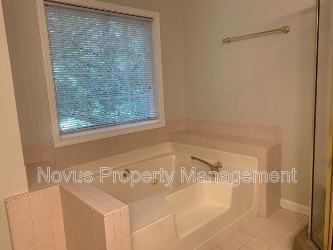 Building Photo - 7439 Mason Falls Dr