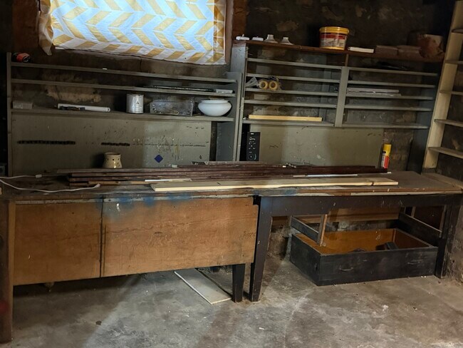 Building Photo - 1201 SW Garfield Ave