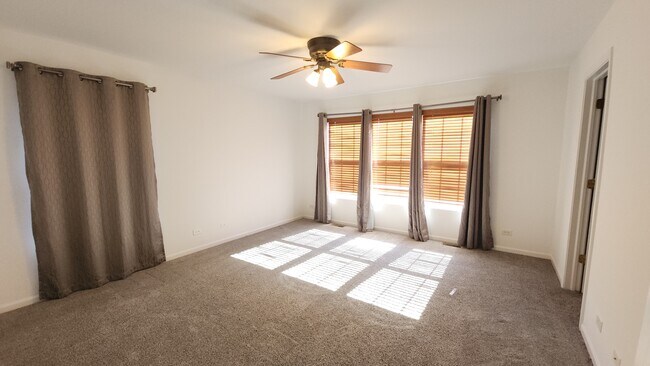 Building Photo - 360 Grape Vine Trl