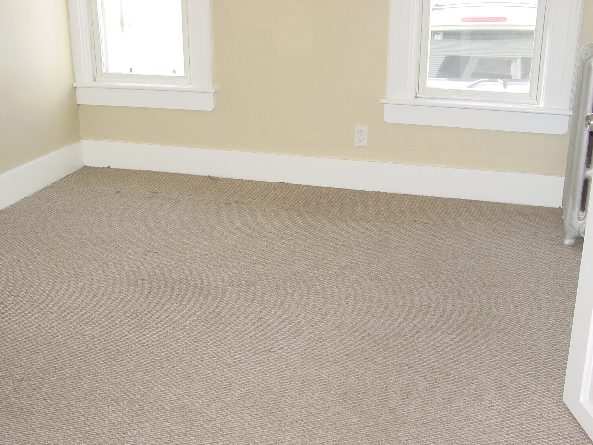 Spacious Bedrooms - 20 N Locust St