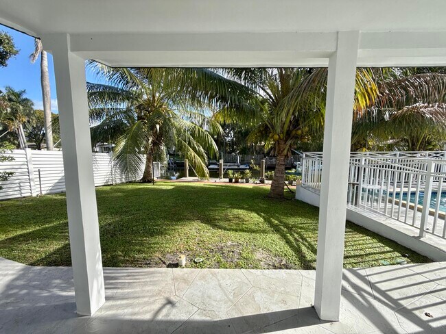 Building Photo - 4540 SW 28th Terrace