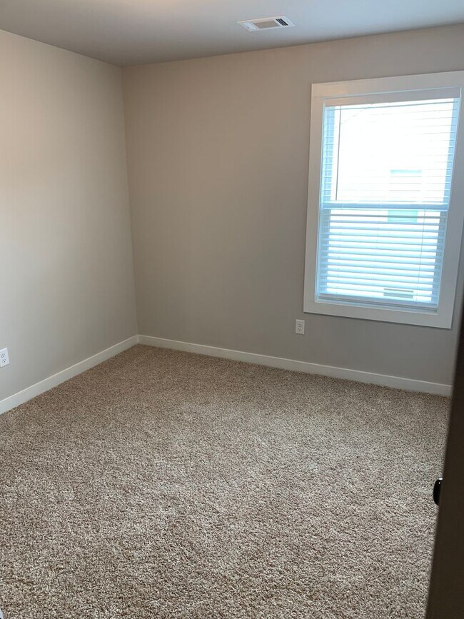 Building Photo - Northern Village @ Ross Park