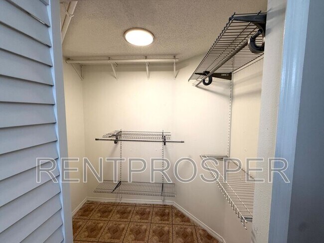 Building Photo - 9503 Rosewalk Ct