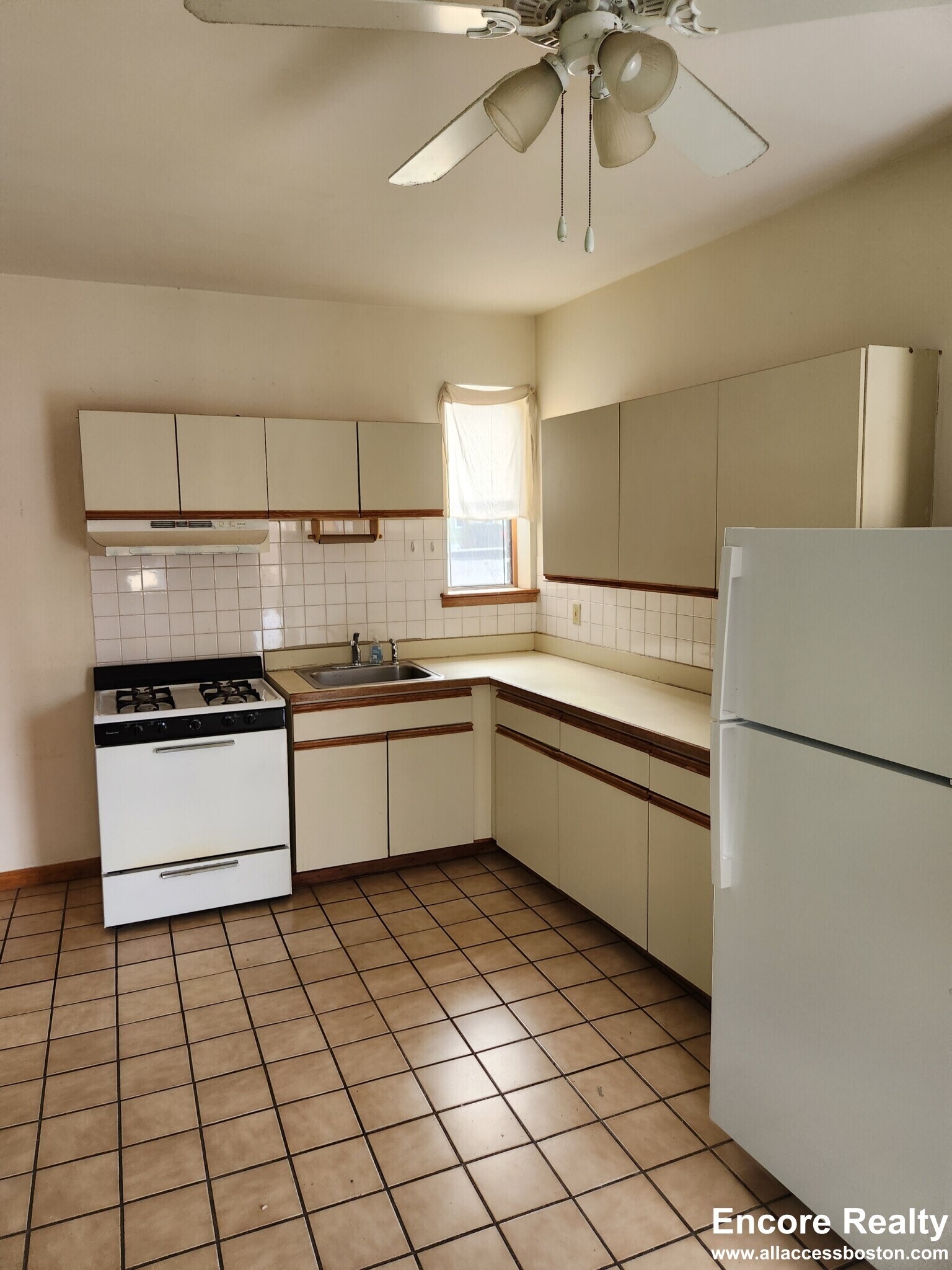 Building Photo - 369A Centre St