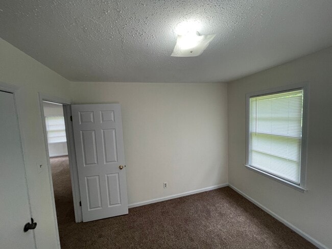 Building Photo - Single-Family Home: Near Shopping, Movie T...