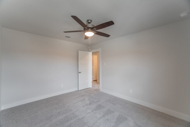 Building Photo - 10530 Preserve Wy