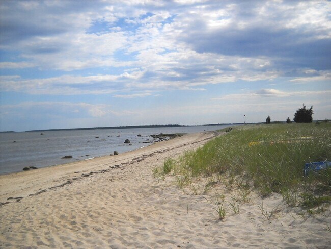 Building Photo - 7 Anawan Rd