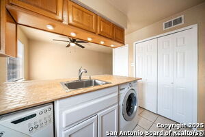 Building Photo - 6427 Wurzbach Rd