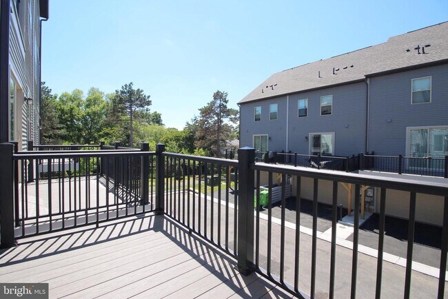 Building Photo - 2154 Glacier Rd