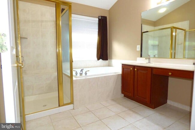 Building Photo - 44286 Acushnet Terrace