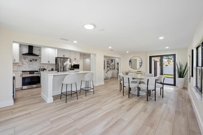 Building Photo - 8201 NW 67th Ave