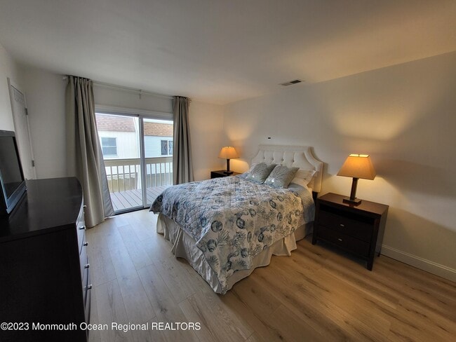 Building Photo - 18 Village Rd