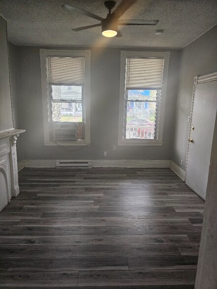 Building Photo - 1716 3rd Ave
