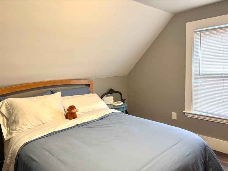 Building Photo - 104 Casey St