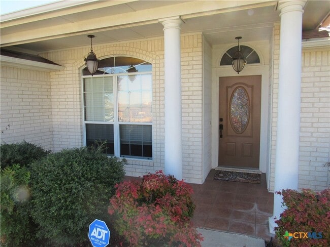 Building Photo - 5812 Montrose Dr