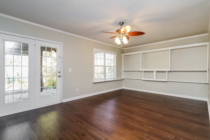 Building Photo - 1126 Poplar Hollow Dr