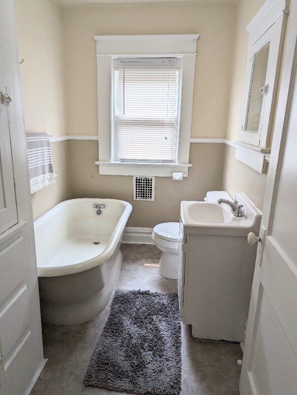 Building Photo - 2208 Highland Ave