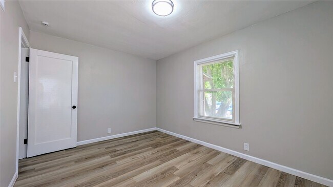 Building Photo - 9716 Lilly Jean Dr