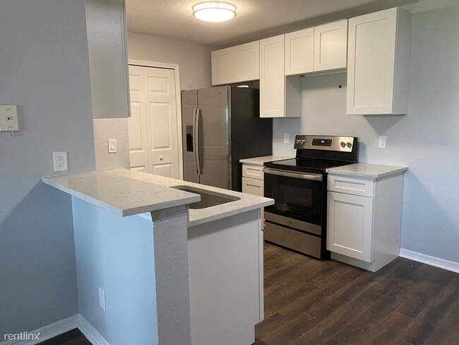 Primary Photo - 1 br, 1 bath Condo - 8849 Latrec Avenue 4212