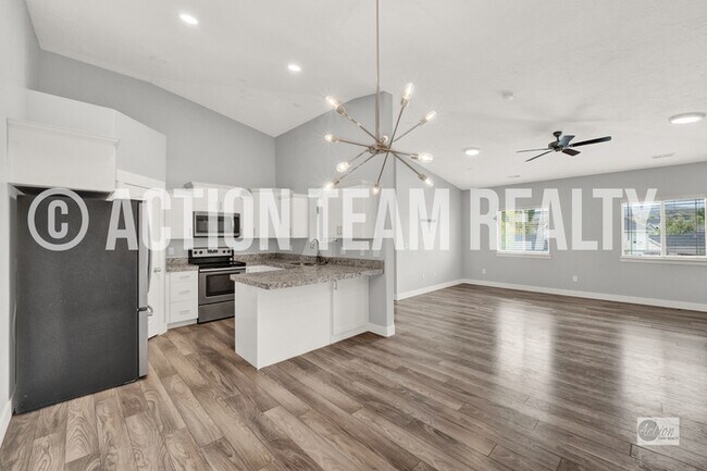 Building Photo - Top Floor Condo in Saratoga Springs!