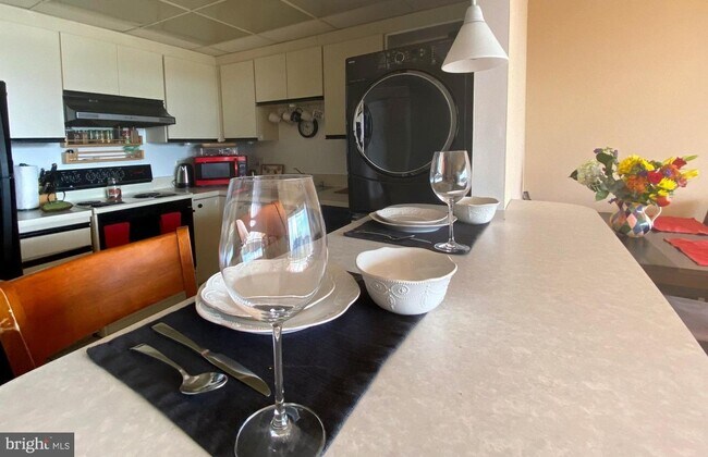 Building Photo - 6301 Stevenson Ave