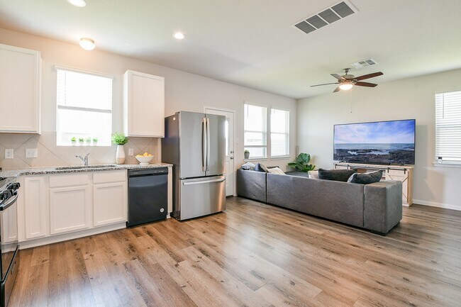 Building Photo - 24967 Goldoni Dr