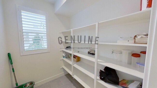 Building Photo - Beautifully Furnished 3Bd 3.5Ba Condo in Costa Mesa
