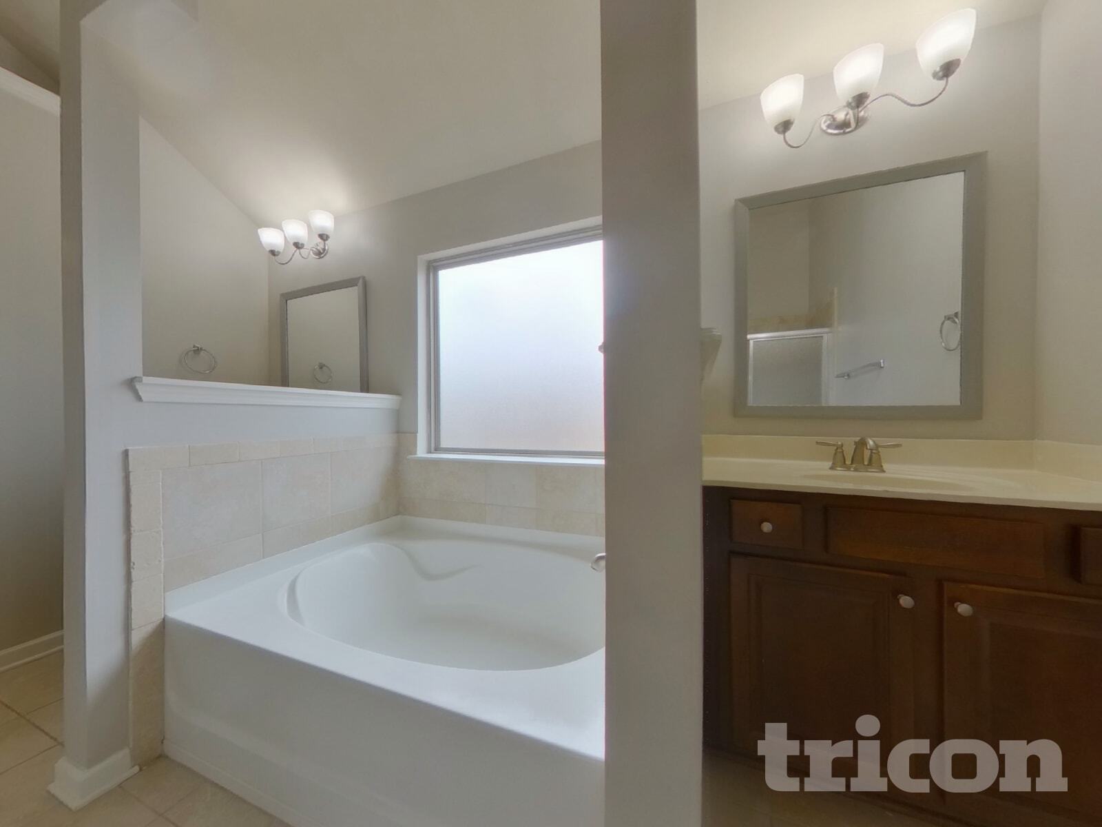 Building Photo - 20 Silver Peak Dr