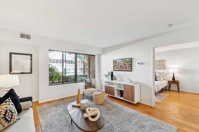 Building Photo - 2320 Wisconsin Ave NW