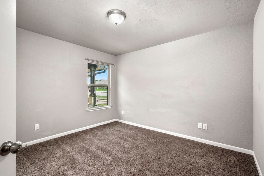Building Photo - 2131 Naples Wy