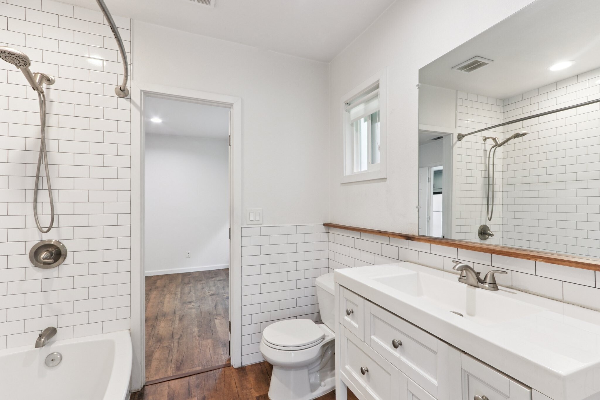 Building Photo - 218 W 87th St