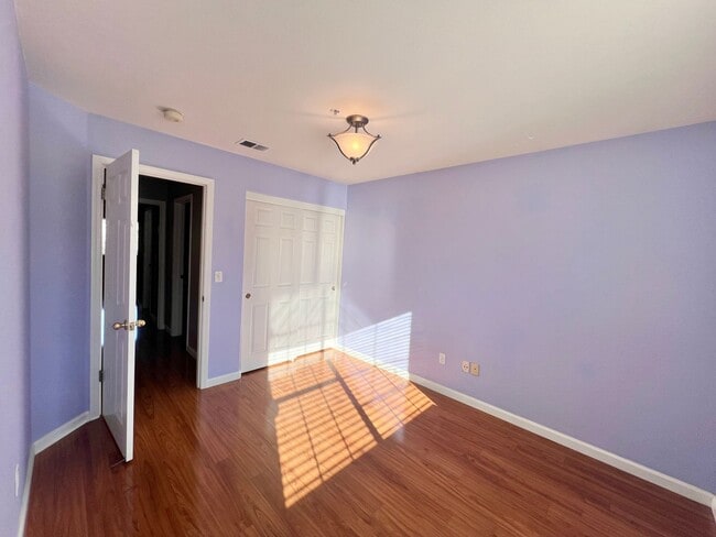 Building Photo - Prime Petaluma 3-Bedroom, 2.5-Bath Home Near Shopping & Amenities