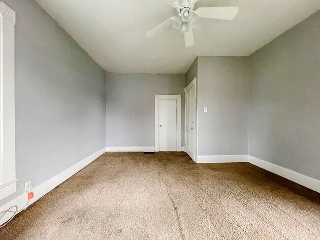 Building Photo - Near Local Shops and Restaurants