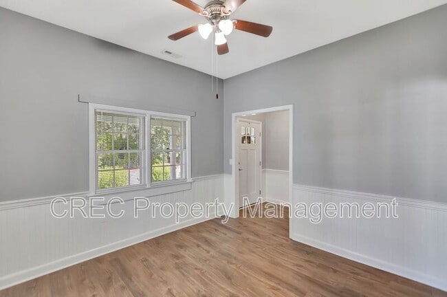 Building Photo - 204 S Hampton St