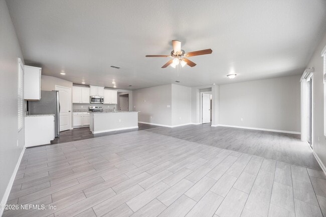 Building Photo - 6853 Sandle Dr