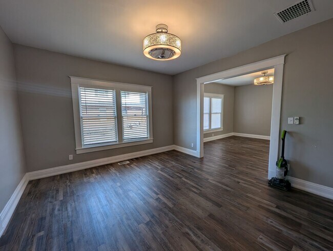 Building Photo - 4 Bedroom House in Boonville