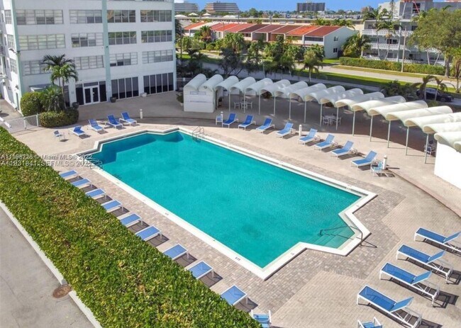 Building Photo - 2150 Sans Souci Blvd