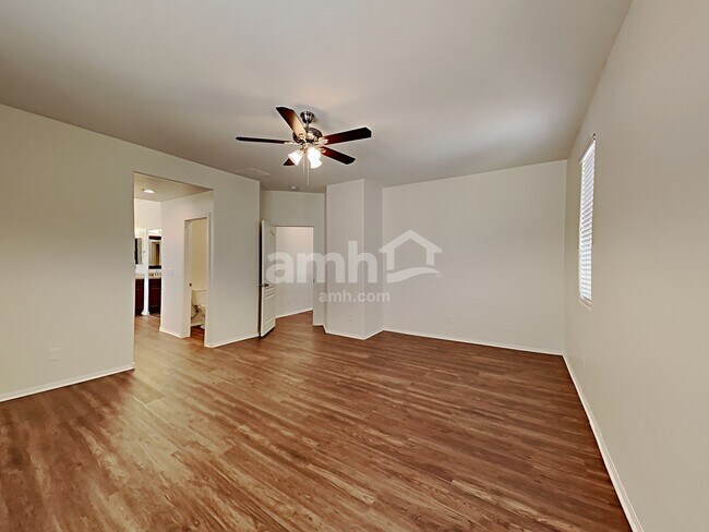 Building Photo - 492 Bright Peridot Ave