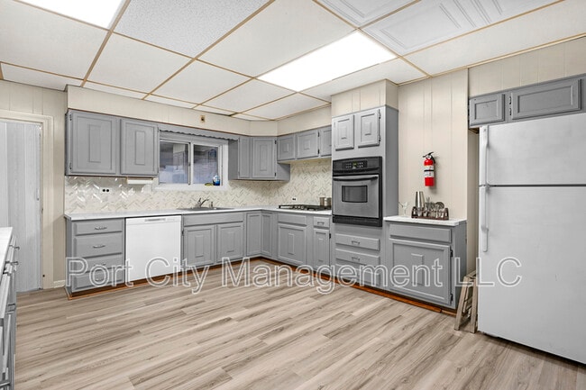 Building Photo - 114 N Highland Ave