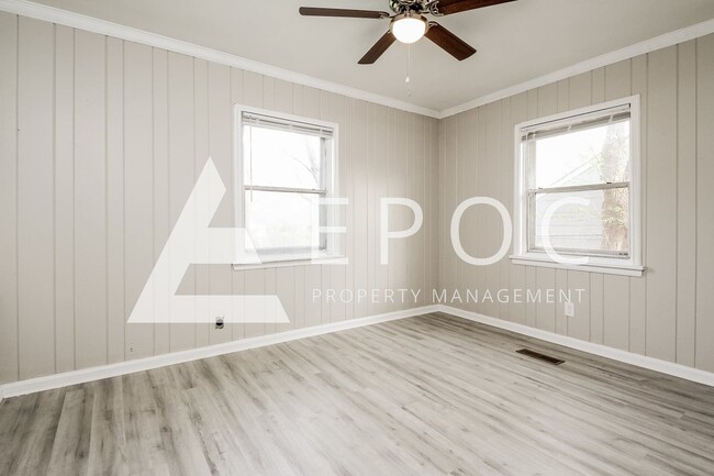 Building Photo - 817 N Gary Ave