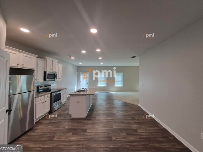 Building Photo - 5051 Pioneer Pkwy