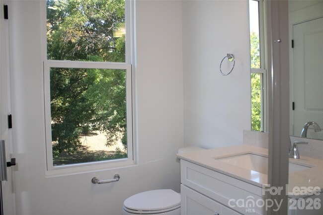 Building Photo - 1340 Hamilton St